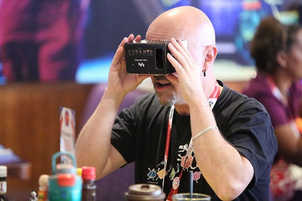 comic-con_google_cardboard